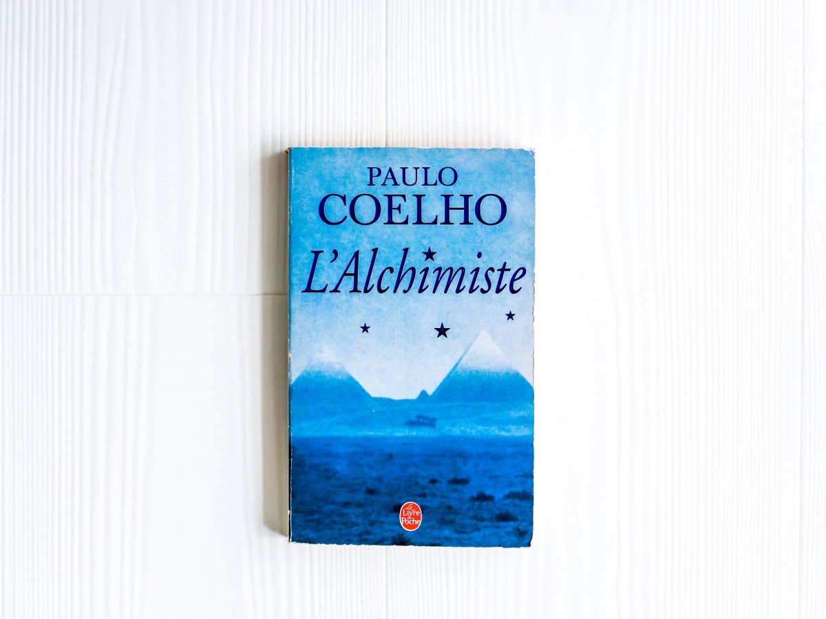 L&rsquo;alchimiste – Paulo Coelho&nbsp;(1988)